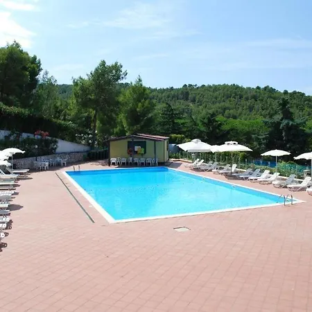 Ξενοδοχείο Villaggio Baia Di Paradiso 3*