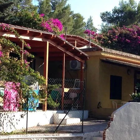 Hotel Villaggio Baia Di Paradiso 3*