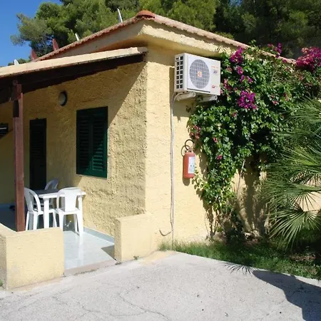 Villaggio Baia Di Paradiso 3*
